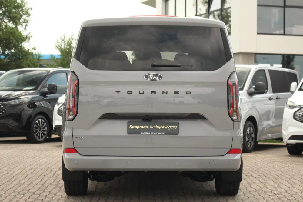 Ford Tourneo Custom 2.5 PHEV 233pk L2H1 Titanium X uit 2026, foto 9