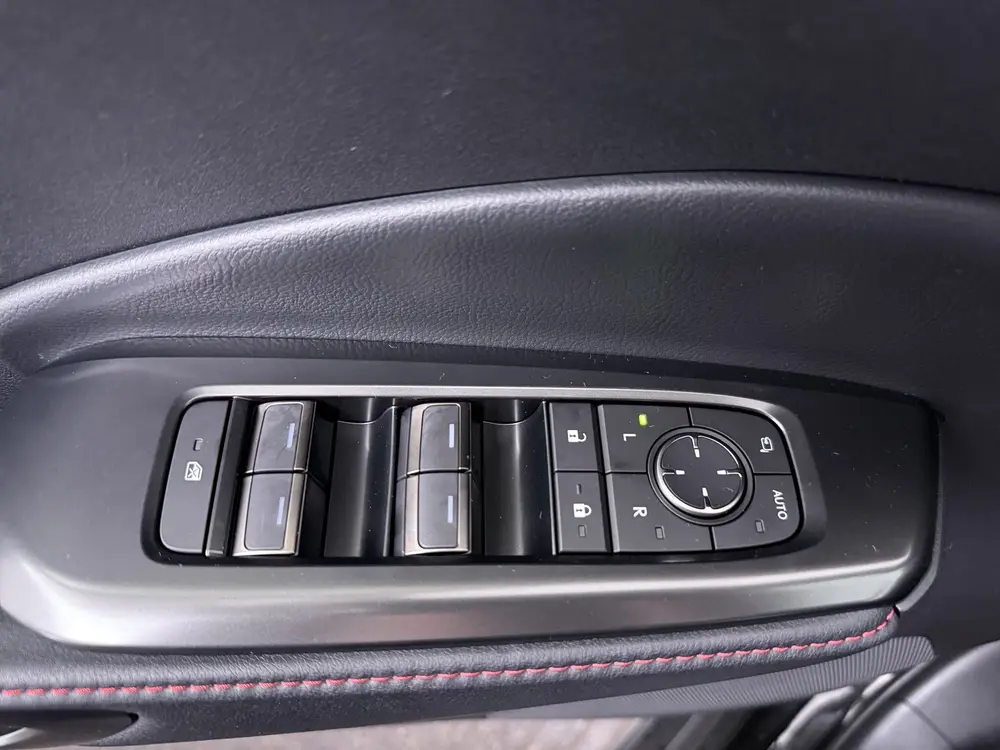 Lexus LBX Elegant 2WD uit 2026, foto 4