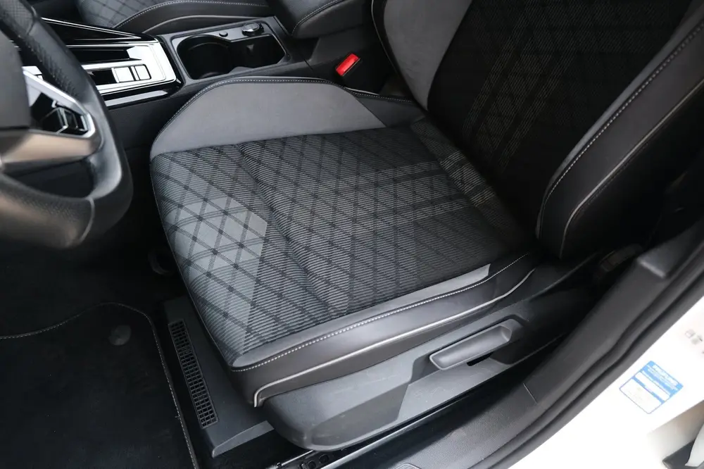 Volkswagen Golf 8 1.5 eTSI 2x R-Line 150PK DSG Led Navi ACC uit 2023, foto 5