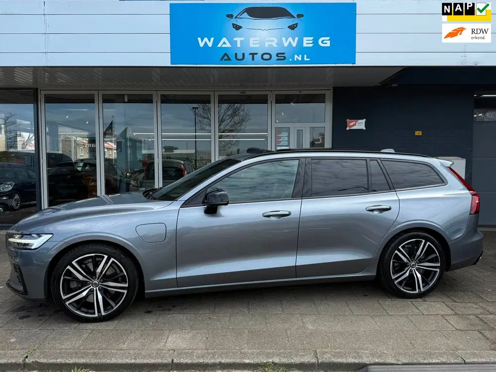 Volvo V60 2.0 T6 Recharge AWD R-Design PANO uit 2021