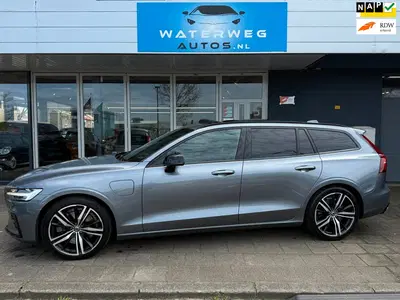 Volvo V60 2.0 T6 Recharge AWD R-Design PANO uit 2021