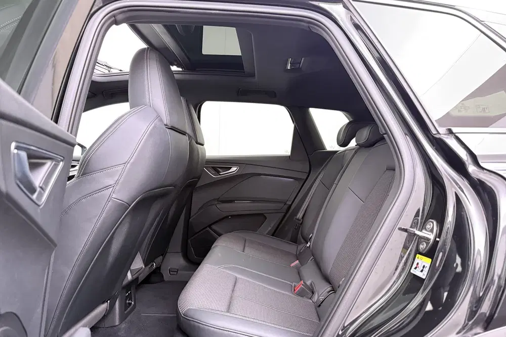 Audi Q4 e-tron 40 S-Line Competition 77 kWh Warmtepomp 90 uit 2021, foto 12