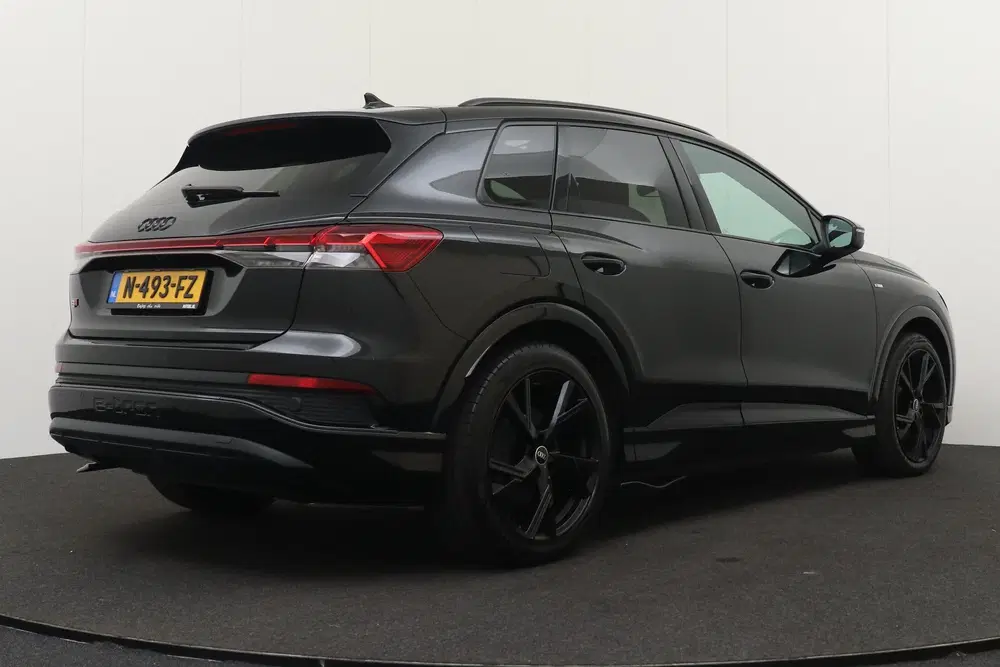 Audi Q4 e-tron 40 S-Line Competition 77 kWh Warmtepomp 90 uit 2021, foto 2