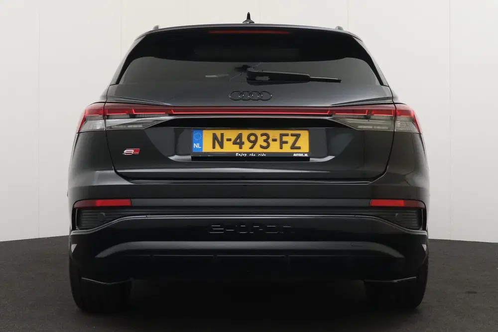 Audi Q4 e-tron 40 S-Line Competition 77 kWh Warmtepomp 90 uit 2021, foto 4