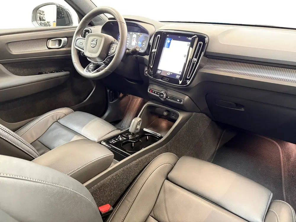 Volvo XC40 1.5 T4 Recharge R-Design I Leder I Elek. A uit 2022, foto 3