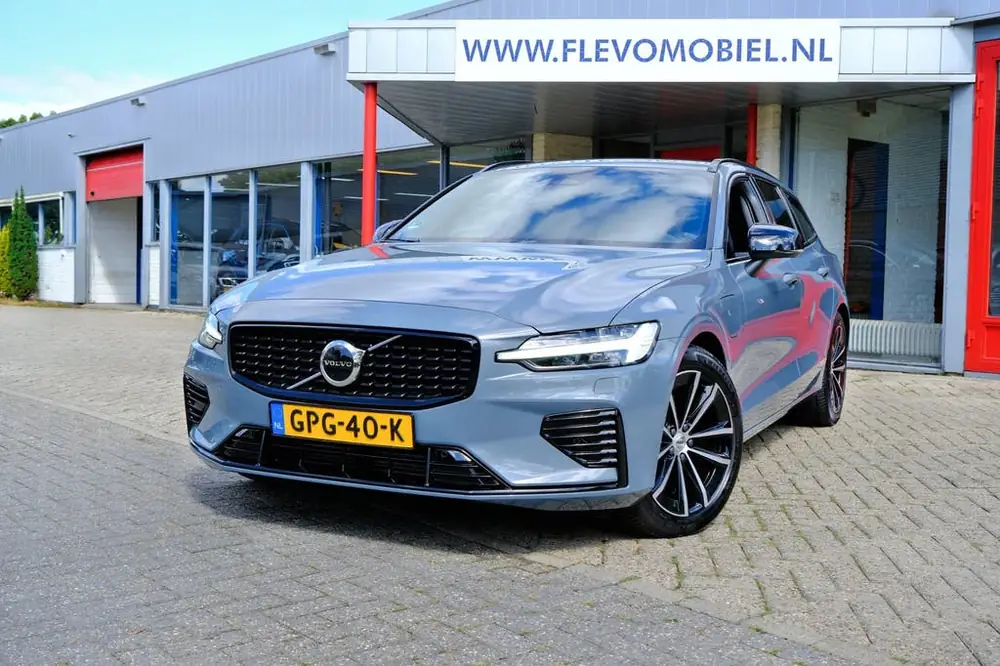Volvo V60 2.0 T6 350pk Plug-in hybrid AWD Plus Dark Aut. Nav uit 2024