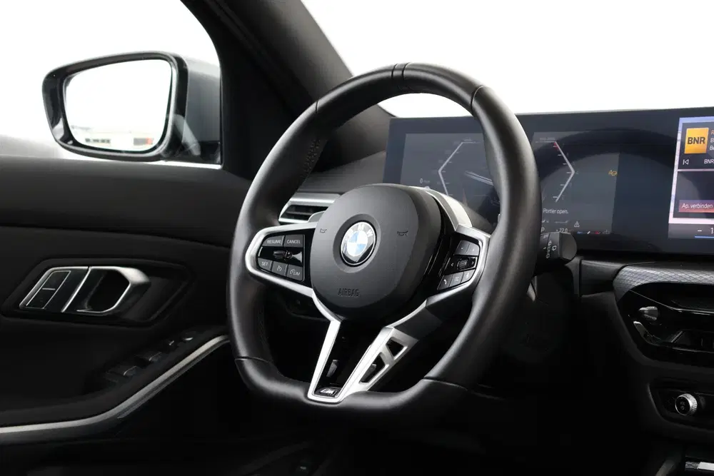 BMW 3-serie 318i uit 2025, foto 11