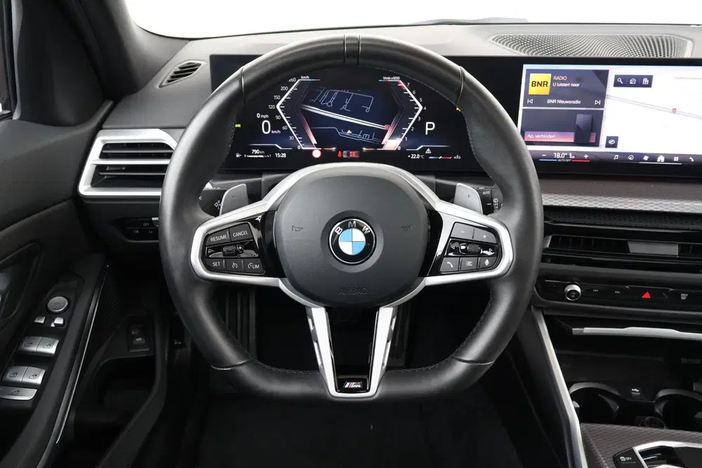 BMW 3-serie 318i uit 2025, foto 17