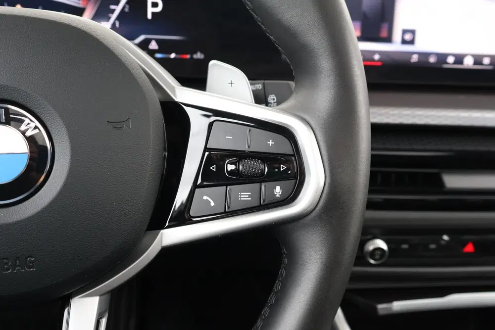 BMW 3-serie 318i uit 2025, foto 19