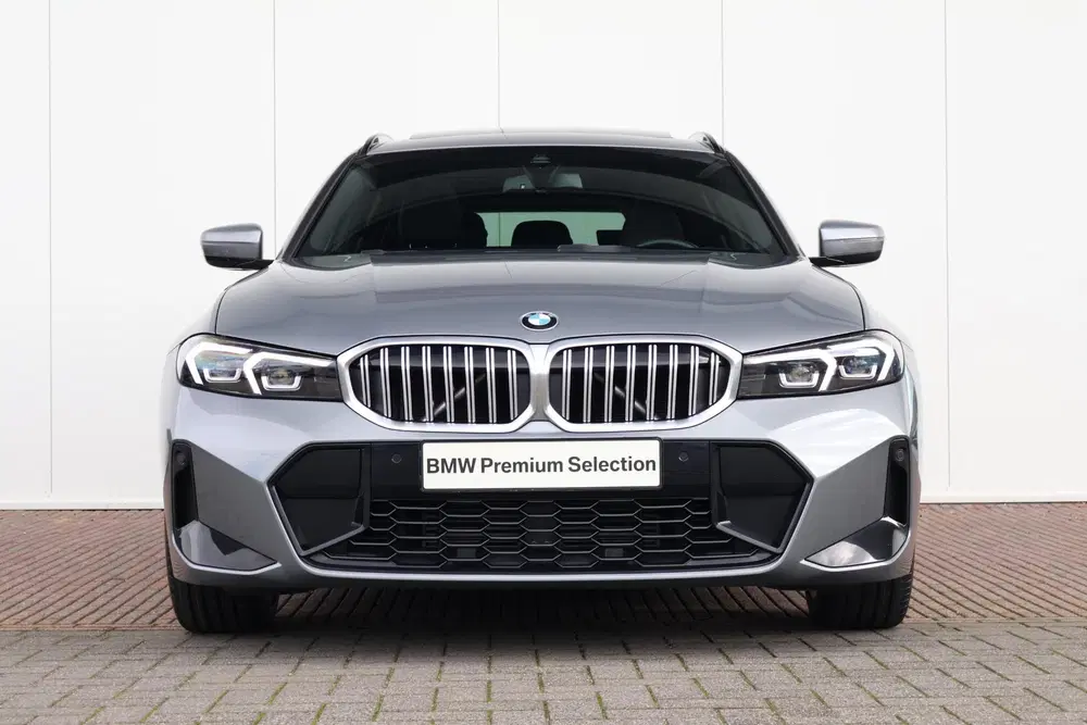 BMW 3-serie 318i uit 2025, foto 2