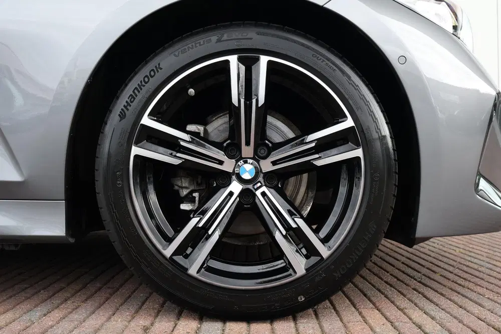 BMW 3-serie 318i uit 2025, foto 6