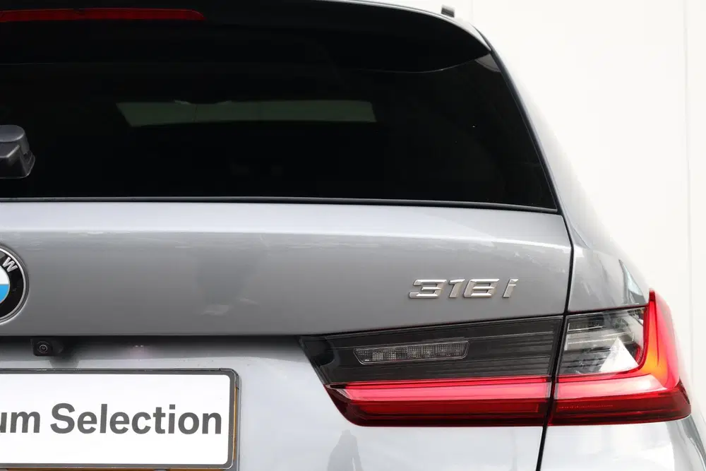 BMW 3-serie 318i uit 2025, foto 9