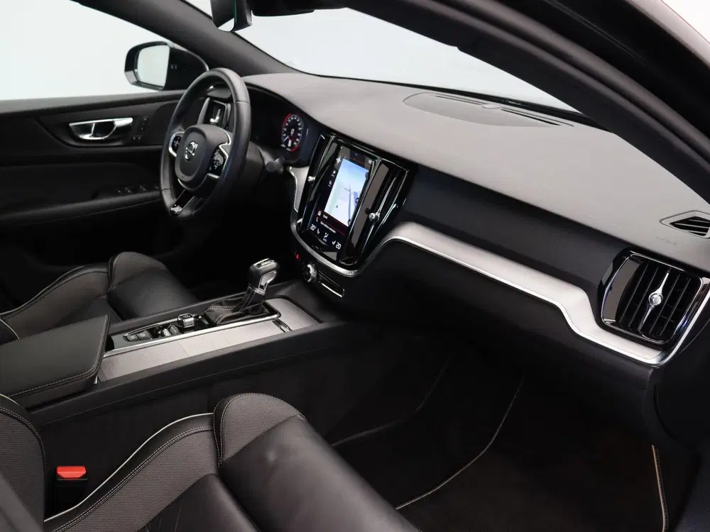 Volvo S60 2.0 T4 R-Design uit 2020, foto 11