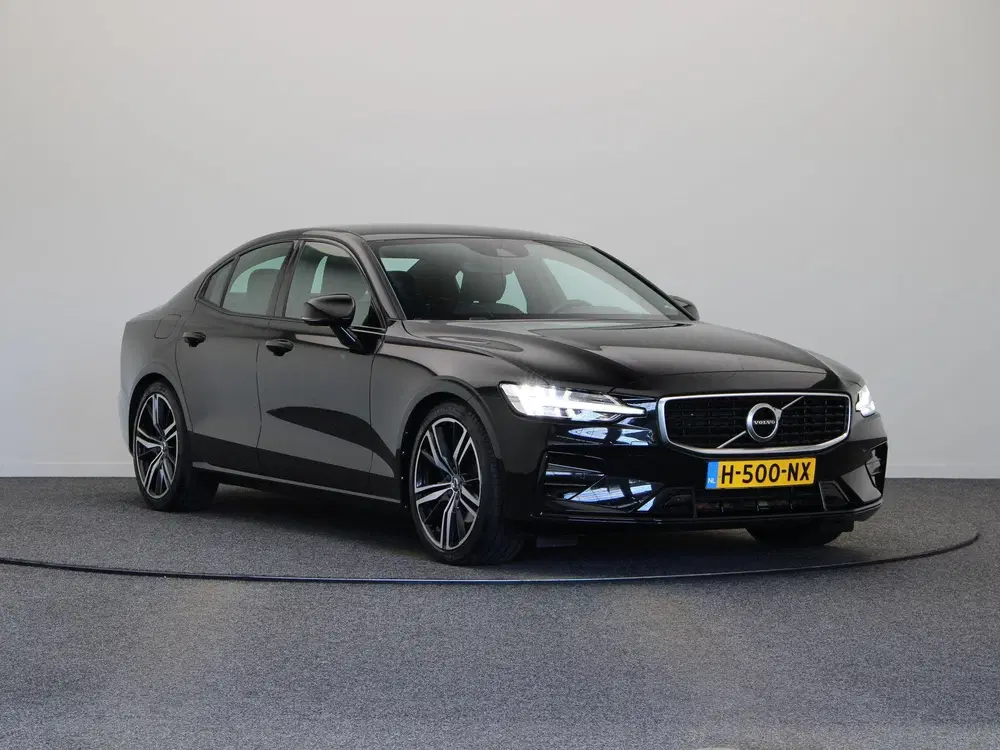 Volvo S60 2.0 T4 R-Design uit 2020, foto 15