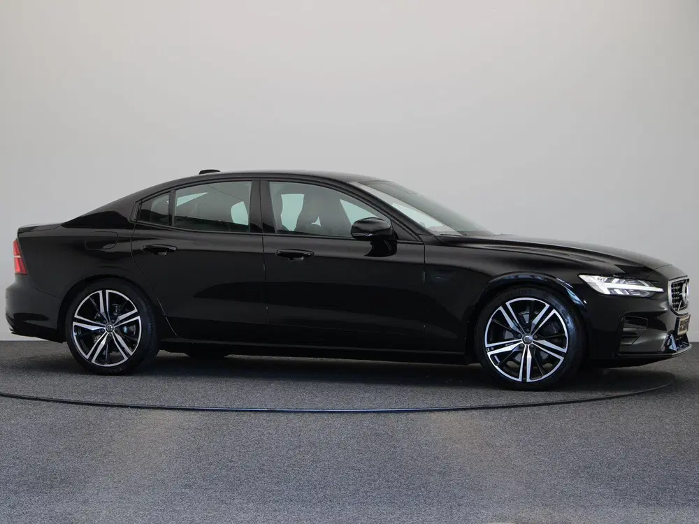 Volvo S60 2.0 T4 R-Design uit 2020, foto 9