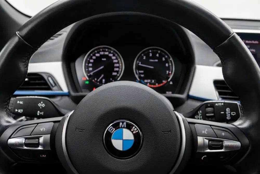 BMW X1 sDrive 20i M Sport Pano l Memory l Trekhaa uit 2022, foto 13