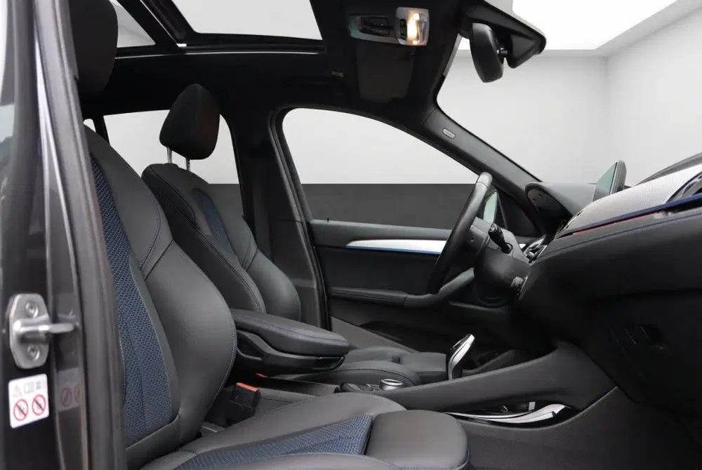 BMW X1 sDrive 20i M Sport Pano l Memory l Trekhaa uit 2022, foto 9