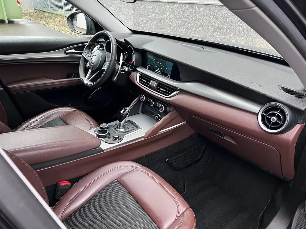 Alfa Romeo Stelvio 2.2JTD 180pk Super/Automaat8/Leder/Trekh/ uit 2019, foto 16