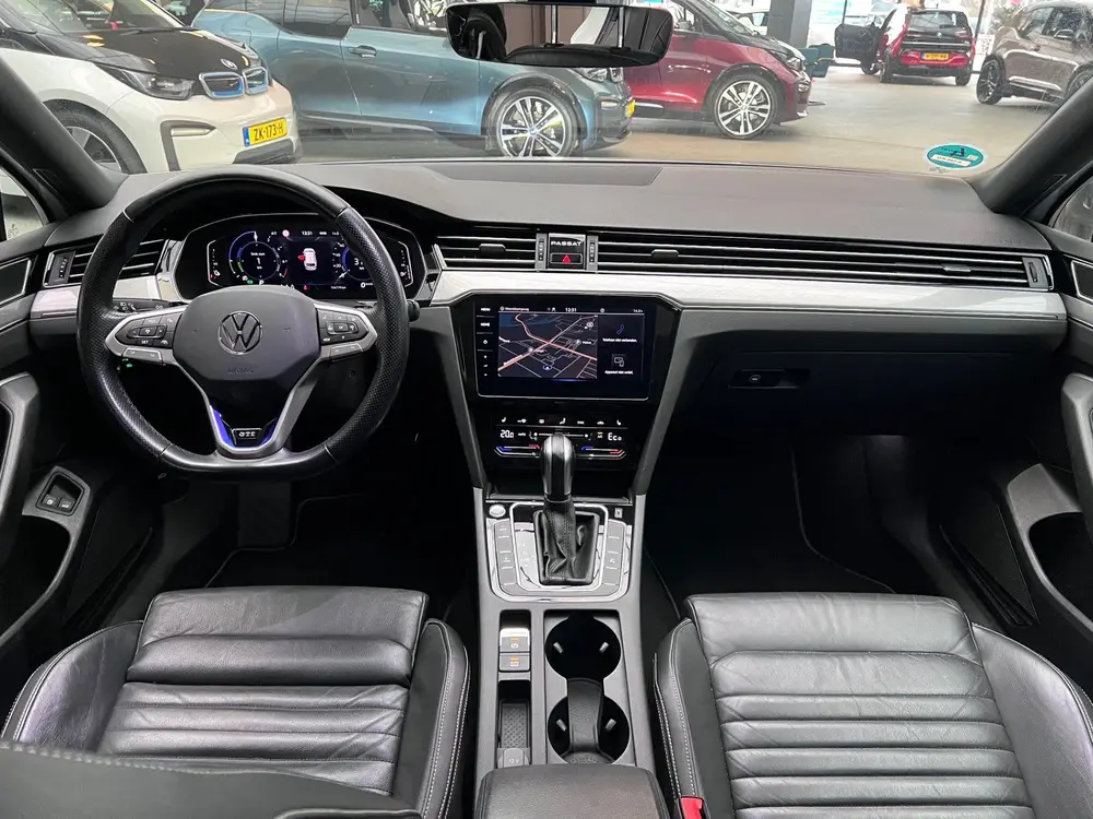 Volkswagen Passat Variant 1.4 TSI 218pk GTE/Leder/Pano/Virtu uit 2020, foto 2