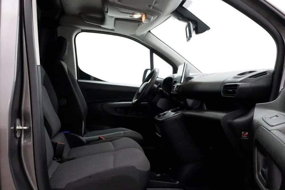 Citroën Berlingo 1.5 BlueHDI 130pk Automaat XL L2 Navi uit 2023, foto 3