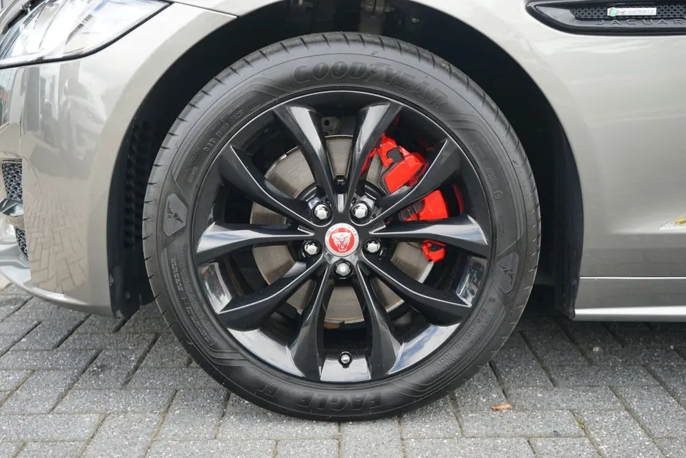 Jaguar XF 2.0t R-Sport | Panoramadak | Voorstoele uit 2019, foto 9