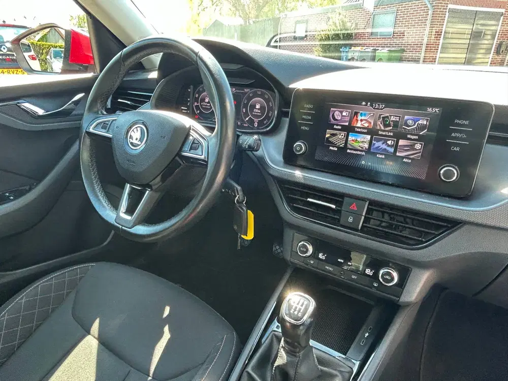 Skoda Kamiq 1.5 TSI ACT Sport Business Panorama App-Co uit 2020, foto 11