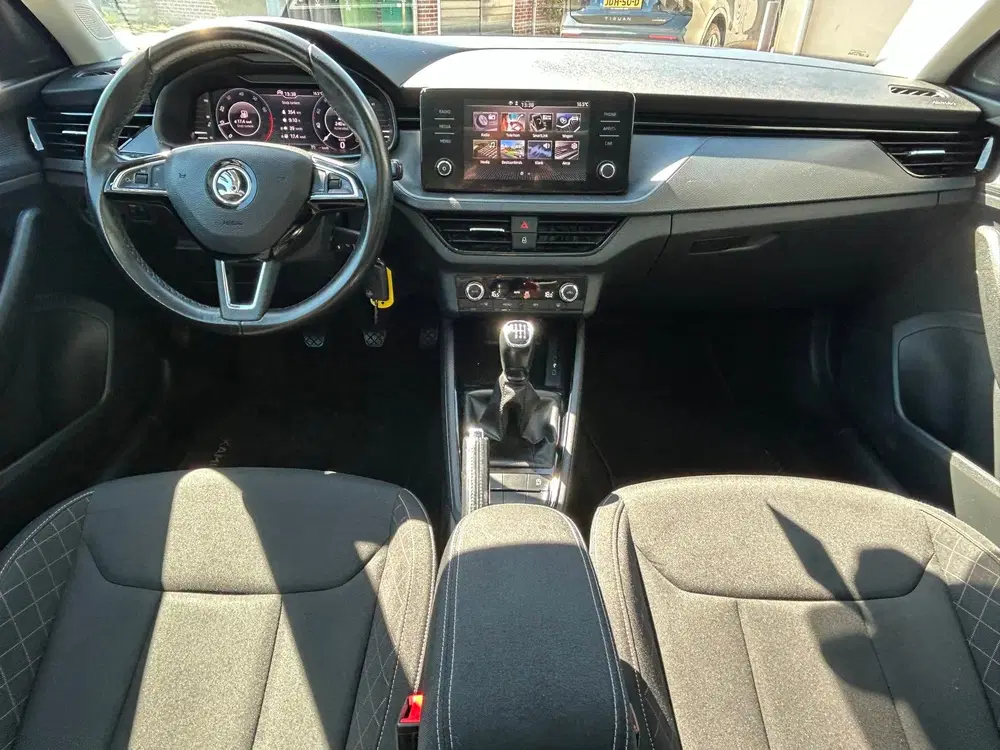Skoda Kamiq 1.5 TSI ACT Sport Business Panorama App-Co uit 2020, foto 12