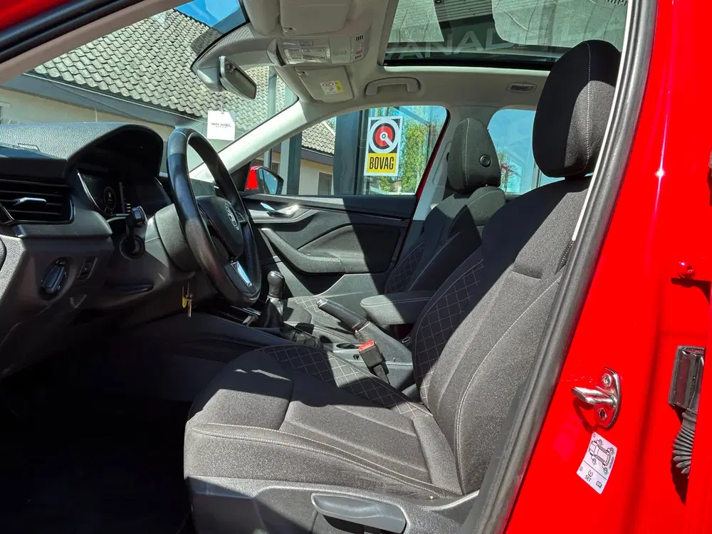 Skoda Kamiq 1.5 TSI ACT Sport Business Panorama App-Co uit 2020, foto 15