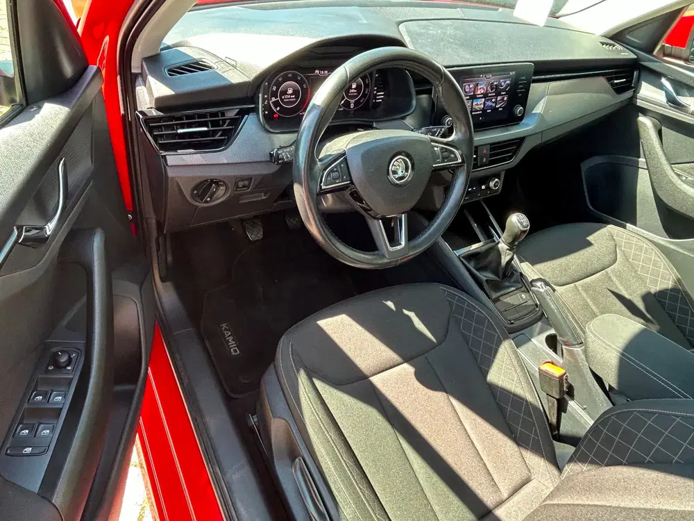 Skoda Kamiq 1.5 TSI ACT Sport Business Panorama App-Co uit 2020, foto 17
