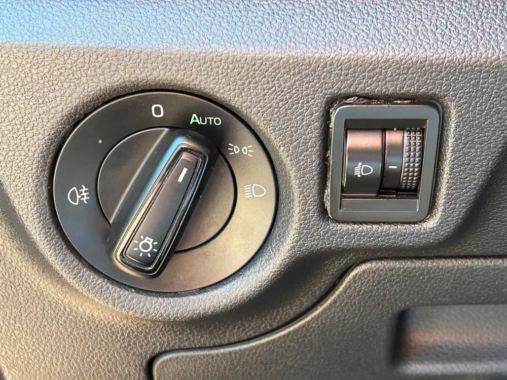 Skoda Kamiq 1.5 TSI ACT Sport Business Panorama App-Co uit 2020, foto 19