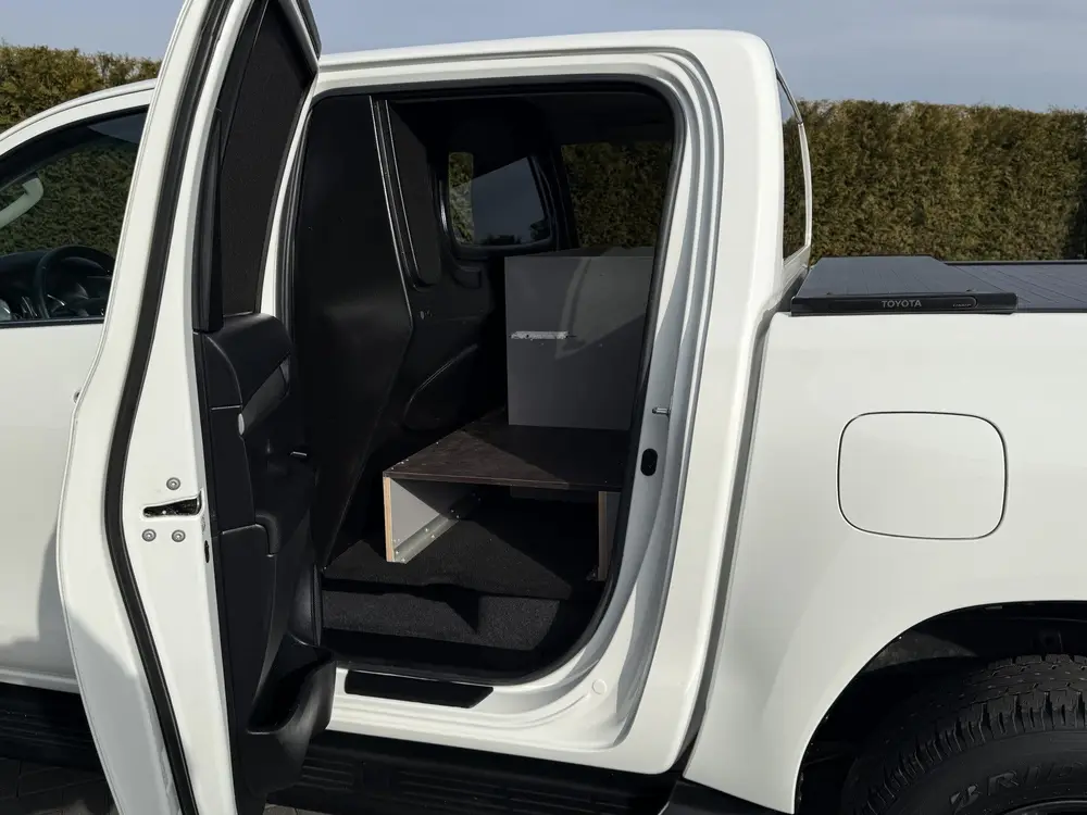 Toyota Hilux 2.4 D-4D AUTOMAAT uit 2021, foto 10