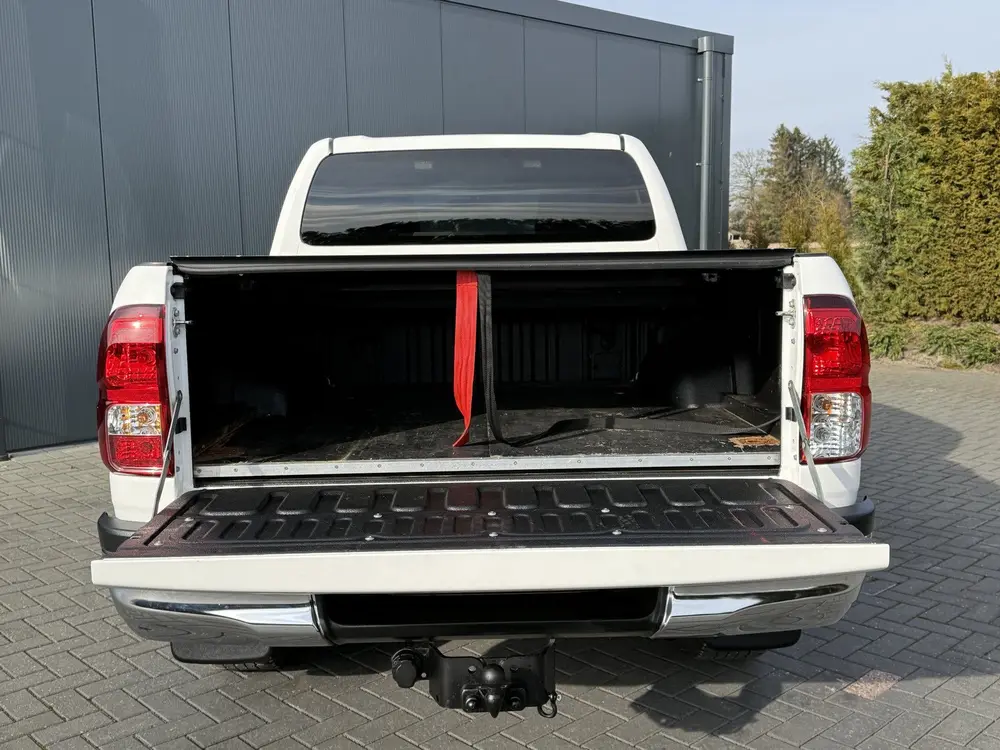 Toyota Hilux 2.4 D-4D AUTOMAAT uit 2021, foto 6