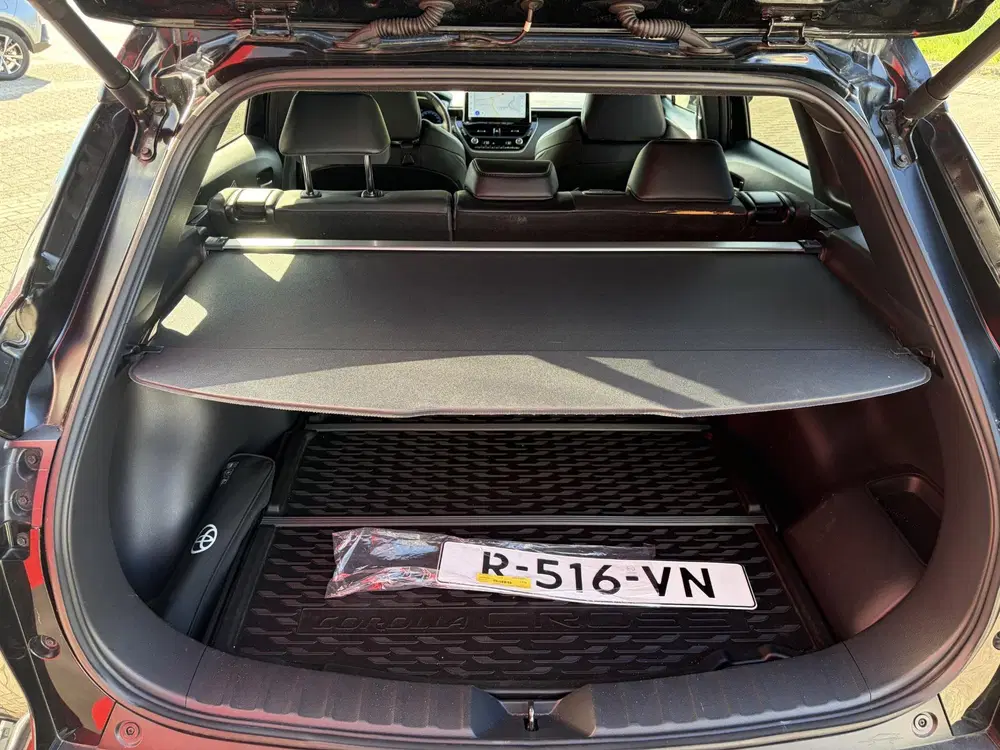 Toyota Corolla Cross 2.0 High Power Hybrid First Edition uit 2022, foto 10