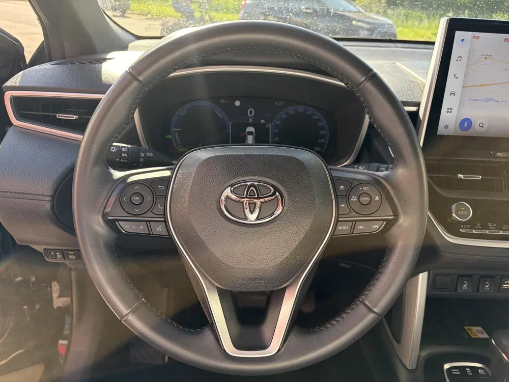 Toyota Corolla Cross 2.0 High Power Hybrid First Edition uit 2022, foto 11