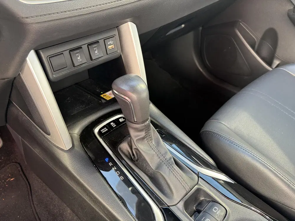 Toyota Corolla Cross 2.0 High Power Hybrid First Edition uit 2022, foto 14