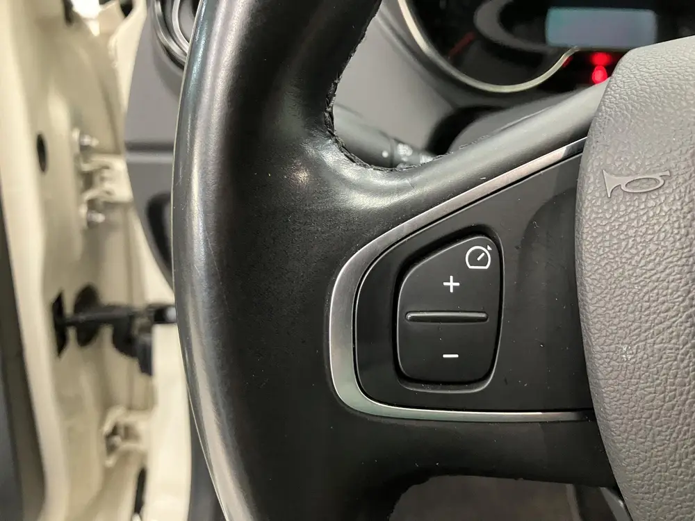 Renault Captur 1.3 TCe Intens uit 2019, foto 10