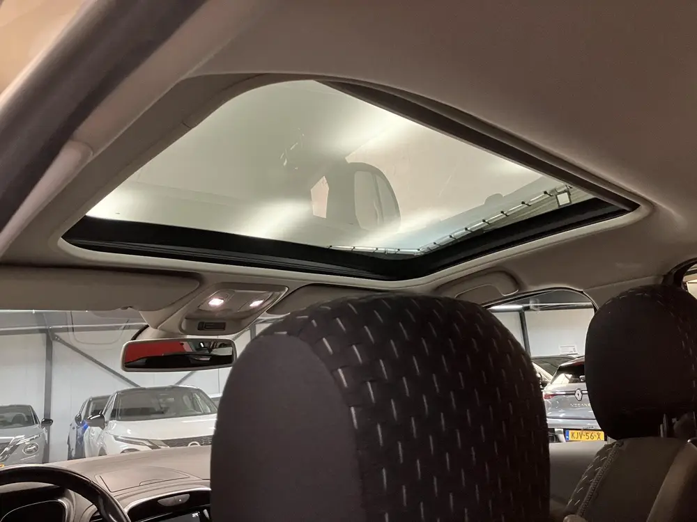 Renault Captur 1.3 TCe Intens uit 2019, foto 5
