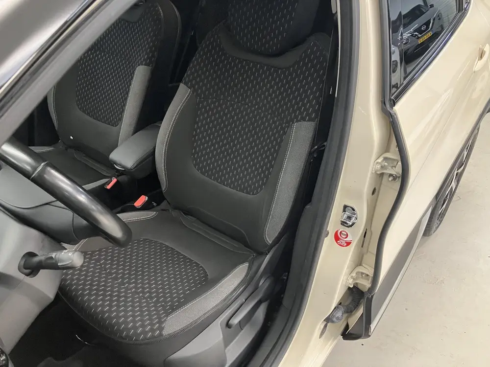 Renault Captur 1.3 TCe Intens uit 2019, foto 7