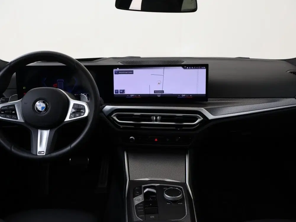 BMW 3-serie 3 Serie Touring 318i M Sport uit 2024, foto 10