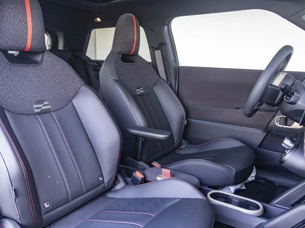 Mini John Cooper Works Cooper SE SoH 95% uit 2024, foto 4