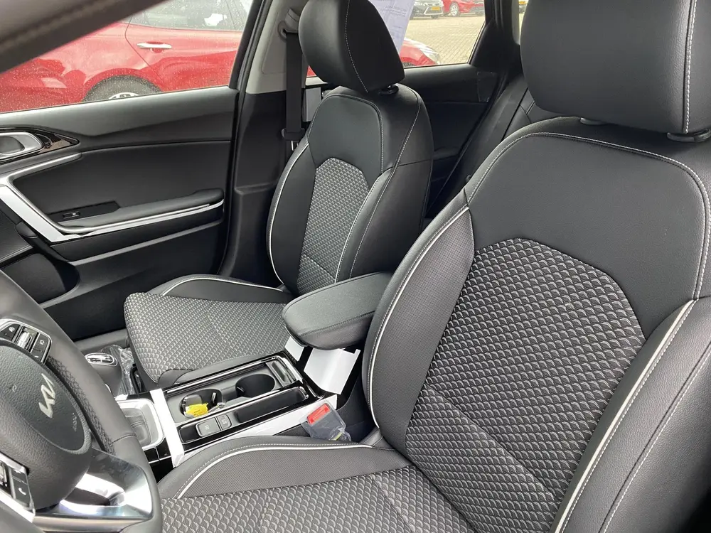 Kia Ceed 1.0 T-GDi DynamicPlusLine uit 2024, foto 8