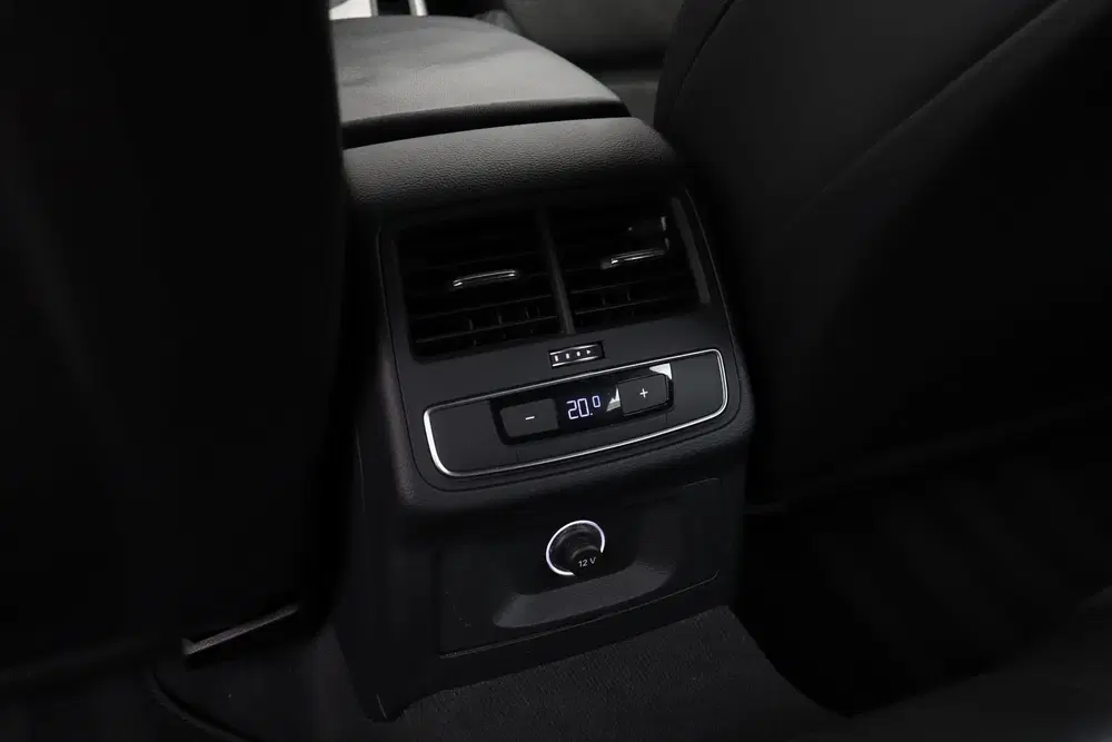 Audi A4 45 TFSI MHEV Pro Line Plus uit 2019, foto 18