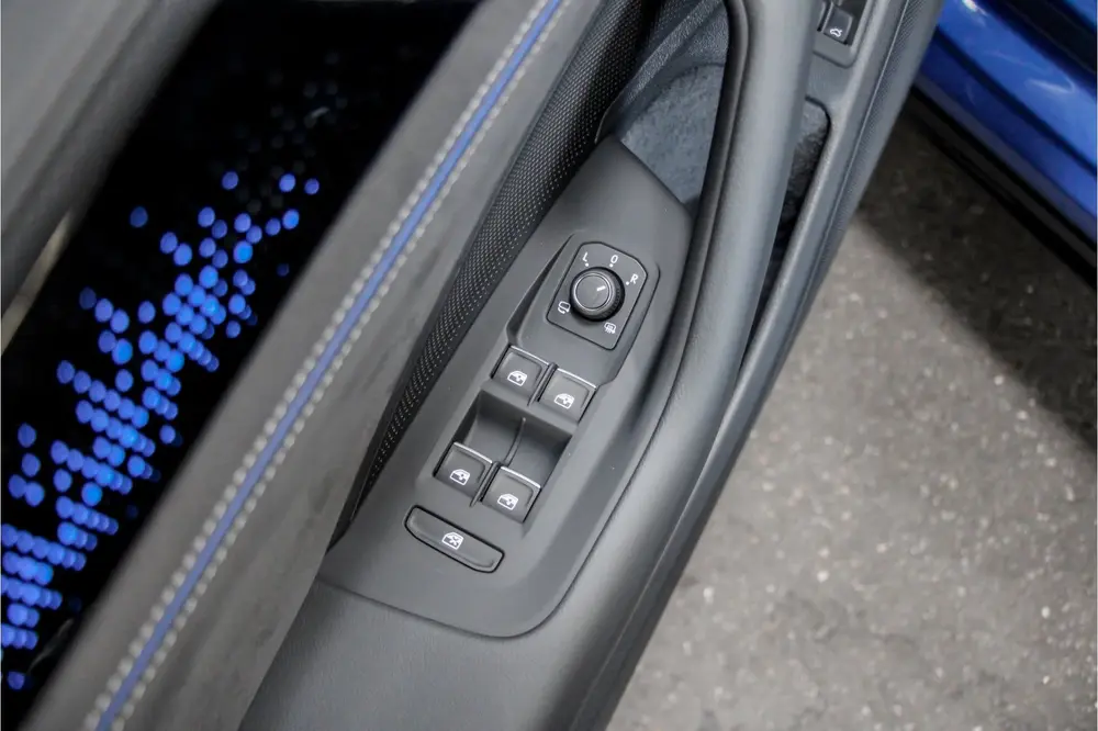 Volkswagen Passat Variant 1.5 eHybrid 272PK R-Line Black Edi uit 2025, foto 13