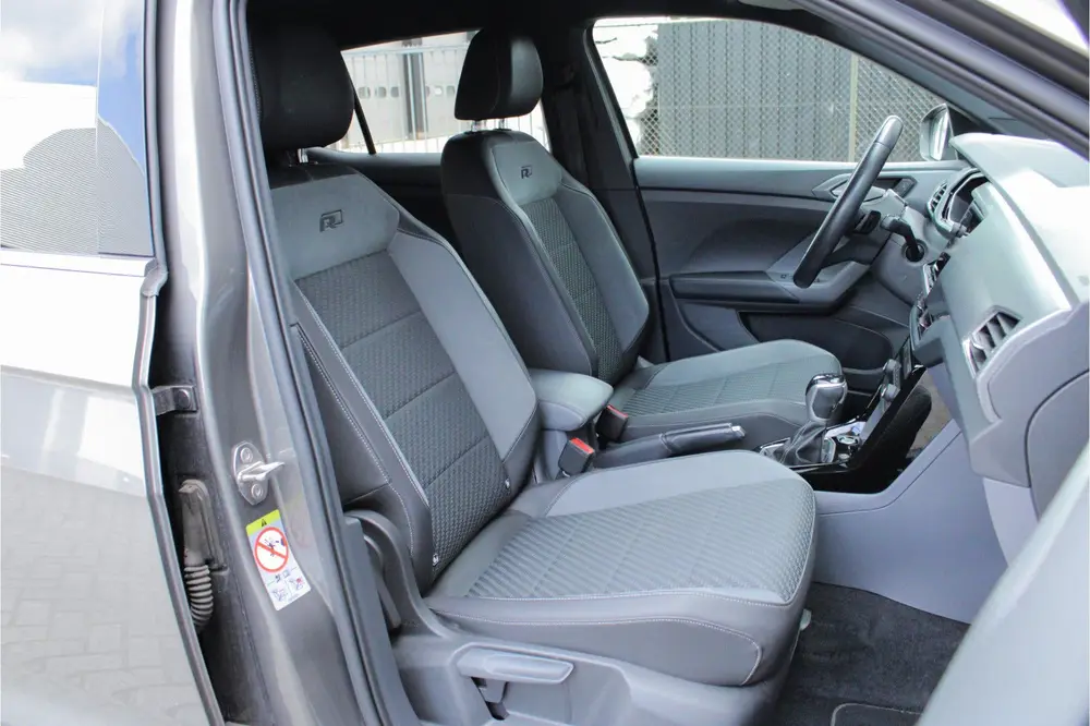 Volkswagen T-Cross 1.0 TSI Style Business R |digital dashboa uit 2020, foto 9