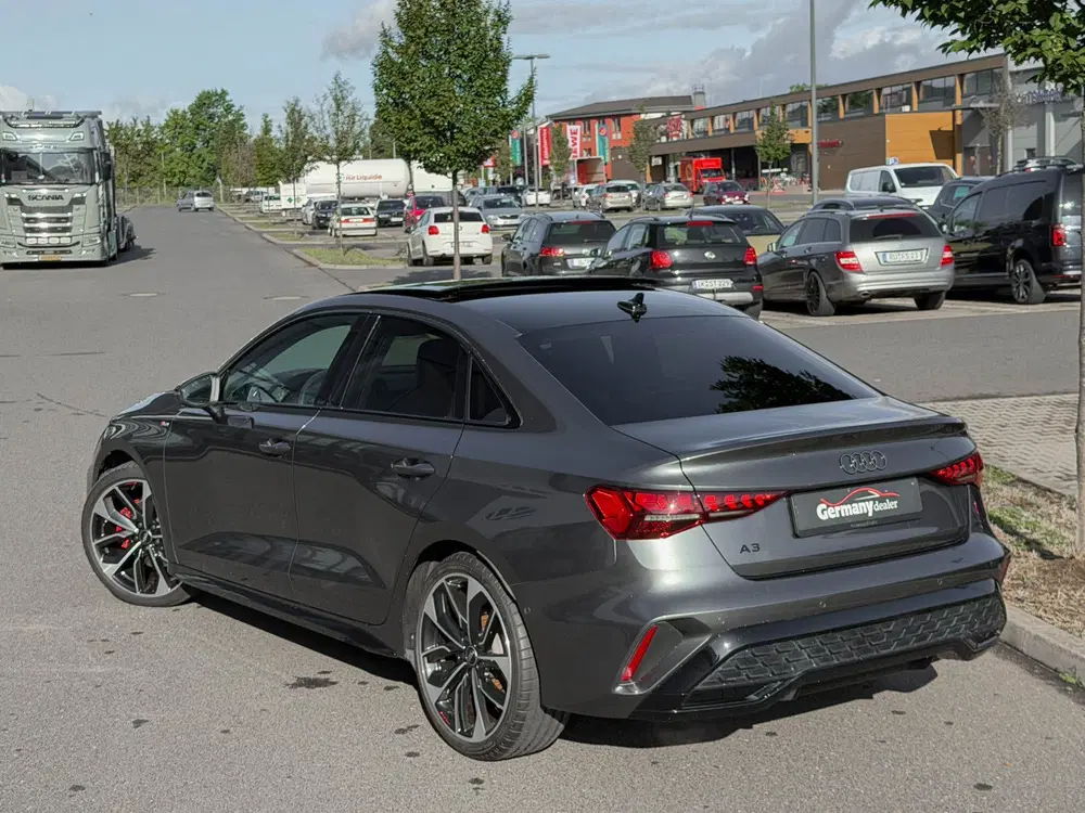 Audi A3 35TFSI S-Line 150pk Pano 19-Inch M-Led RS uit 2025, foto 14