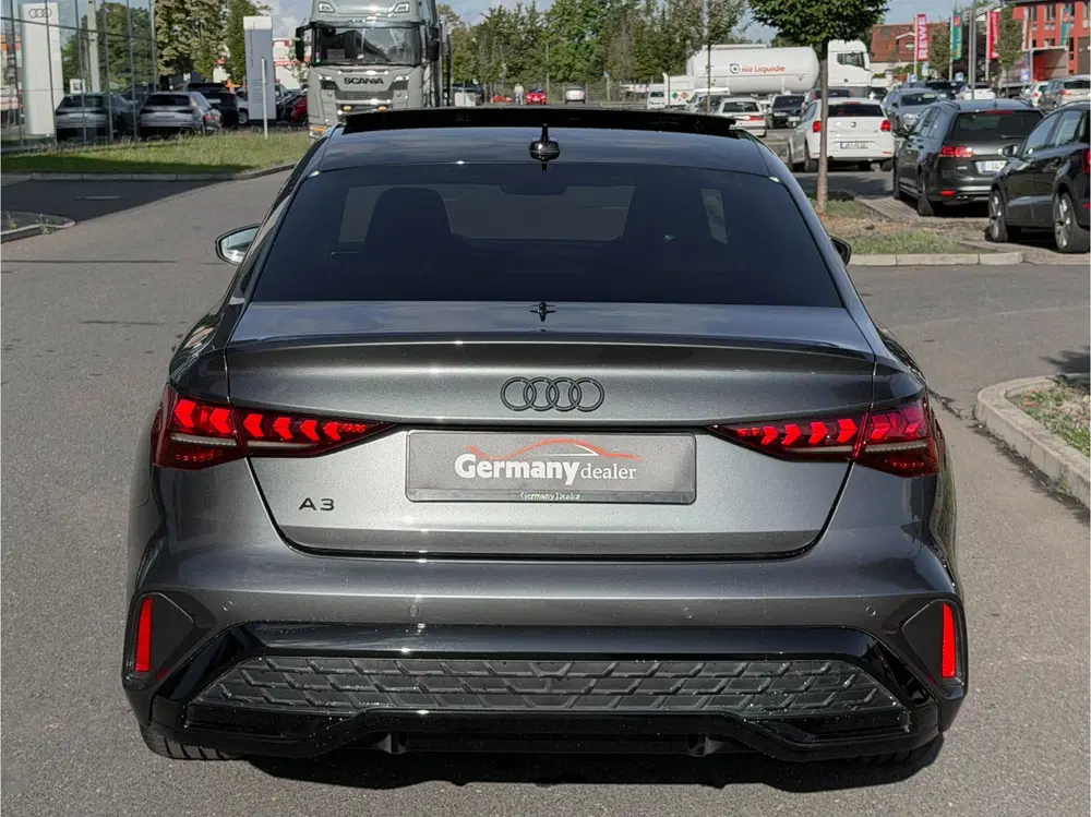 Audi A3 35TFSI S-Line 150pk Pano 19-Inch M-Led RS uit 2025, foto 8