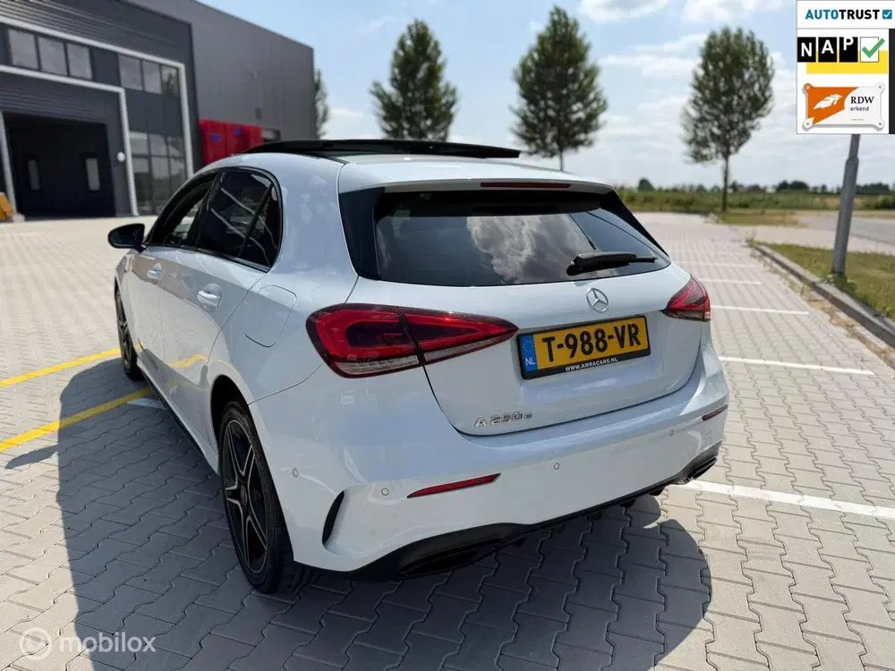 Mercedes-Benz A-Klasse 250 e AMG Limited uit 2020, foto 3