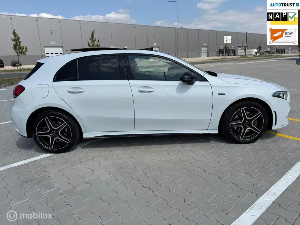 Mercedes-Benz A-Klasse 250 e AMG Limited uit 2020, foto 6