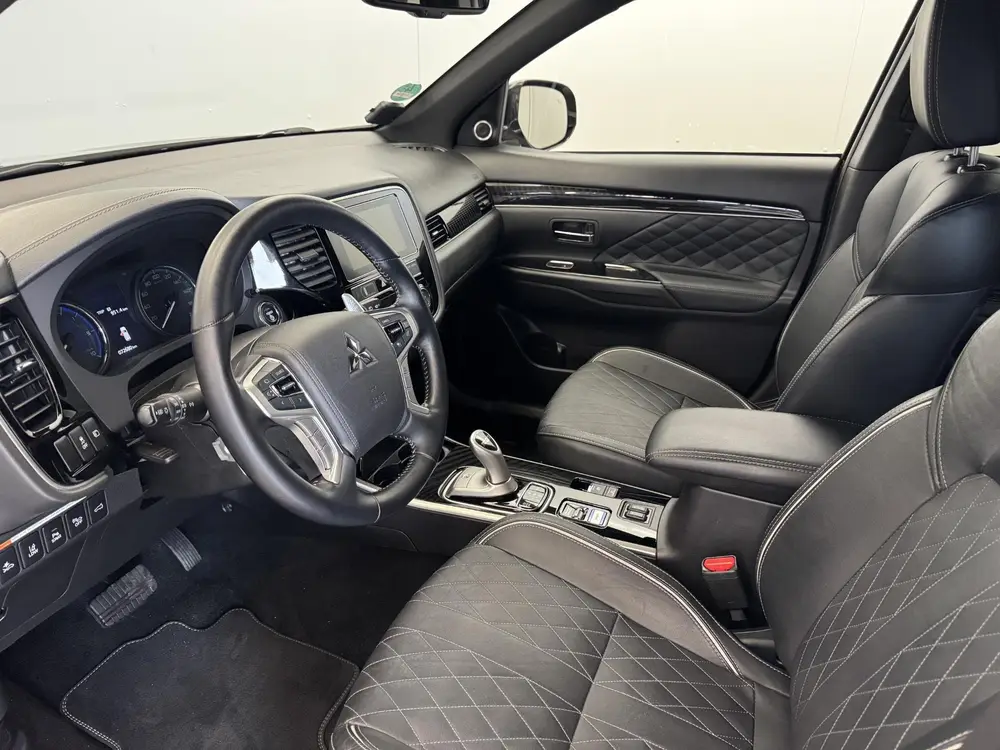Mitsubishi Outlander 2.4 PHEV Instyle | 360 Camera | Trekhaa uit 2019, foto 12