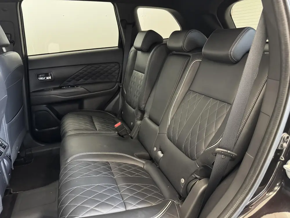Mitsubishi Outlander 2.4 PHEV Instyle | 360 Camera | Trekhaa uit 2019, foto 15